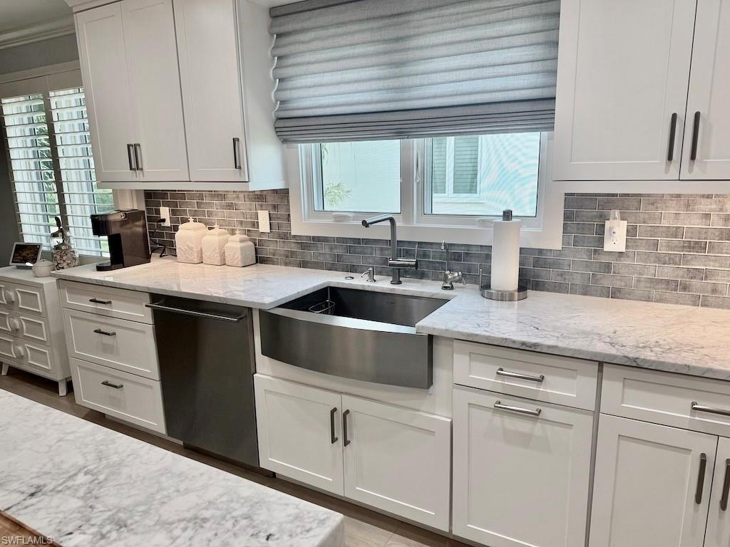 225 5th AVE S 103