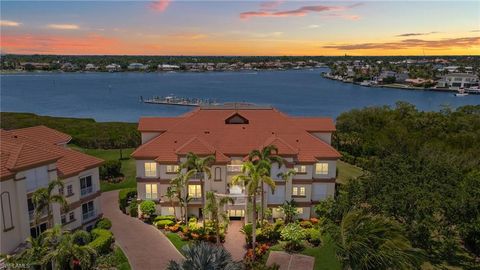 1520 STAR POINT LN 4-401 NAPLES FL 34112