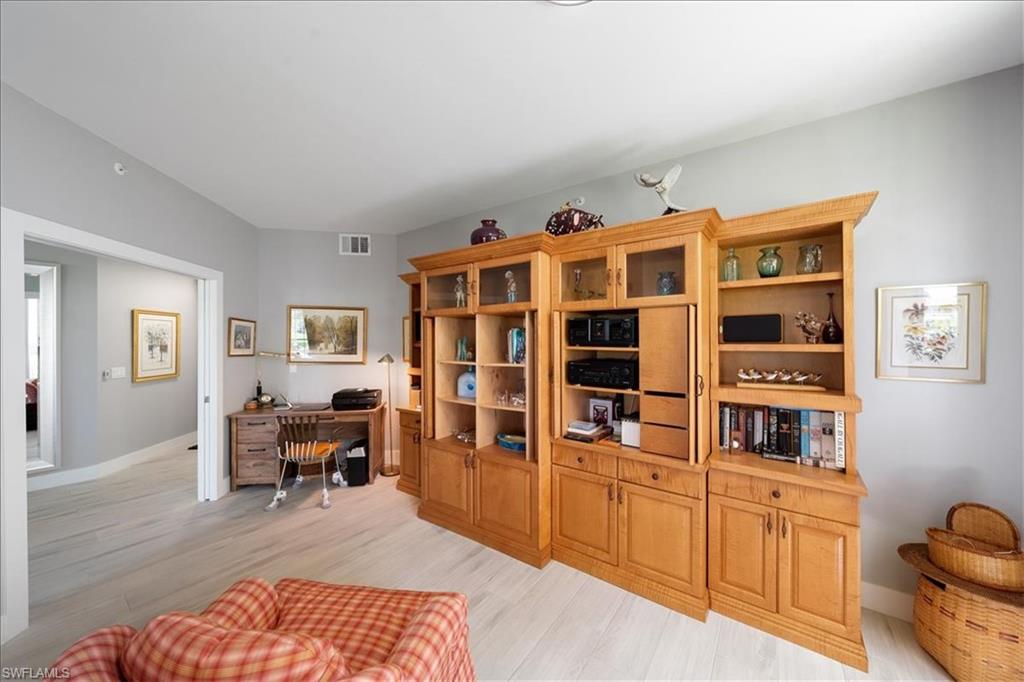 SILVER OAKS - Residential