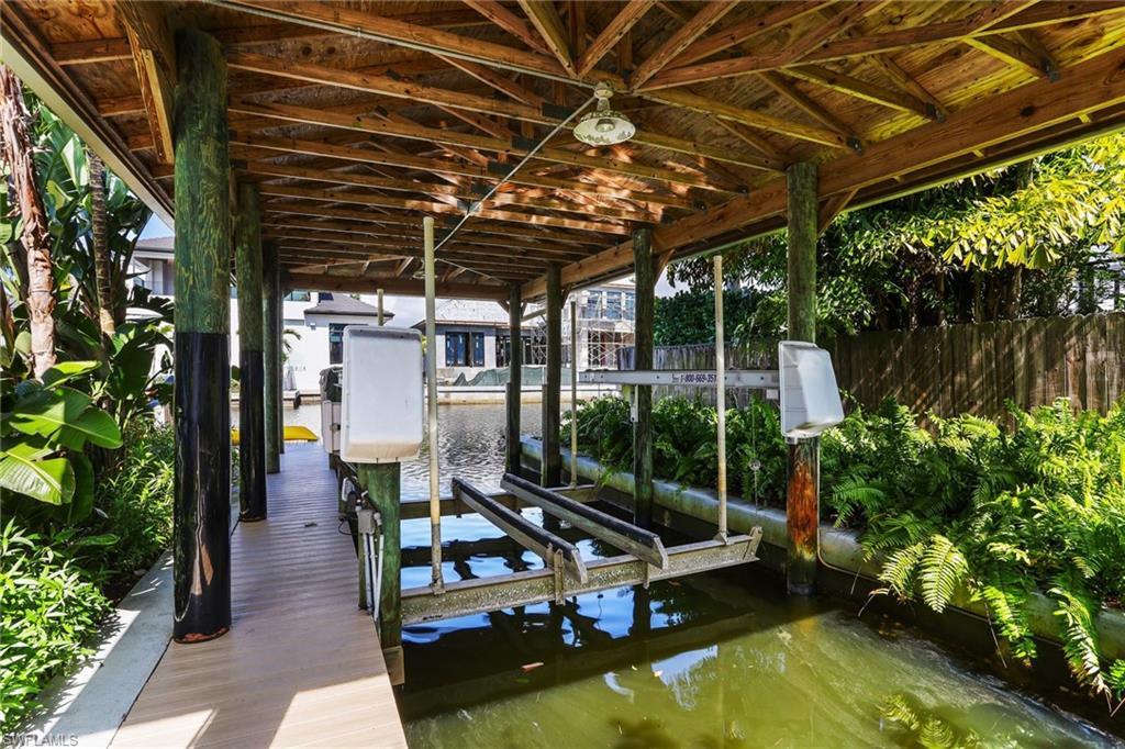 AQUALANE SHORES - Residential