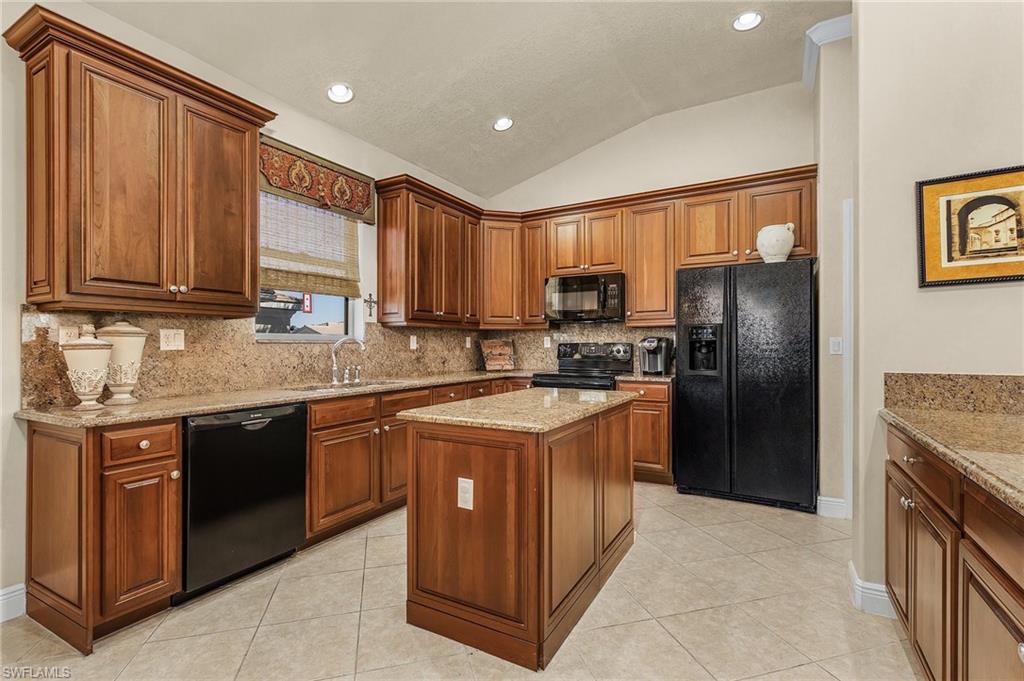 THE ENCLAVE - Residential