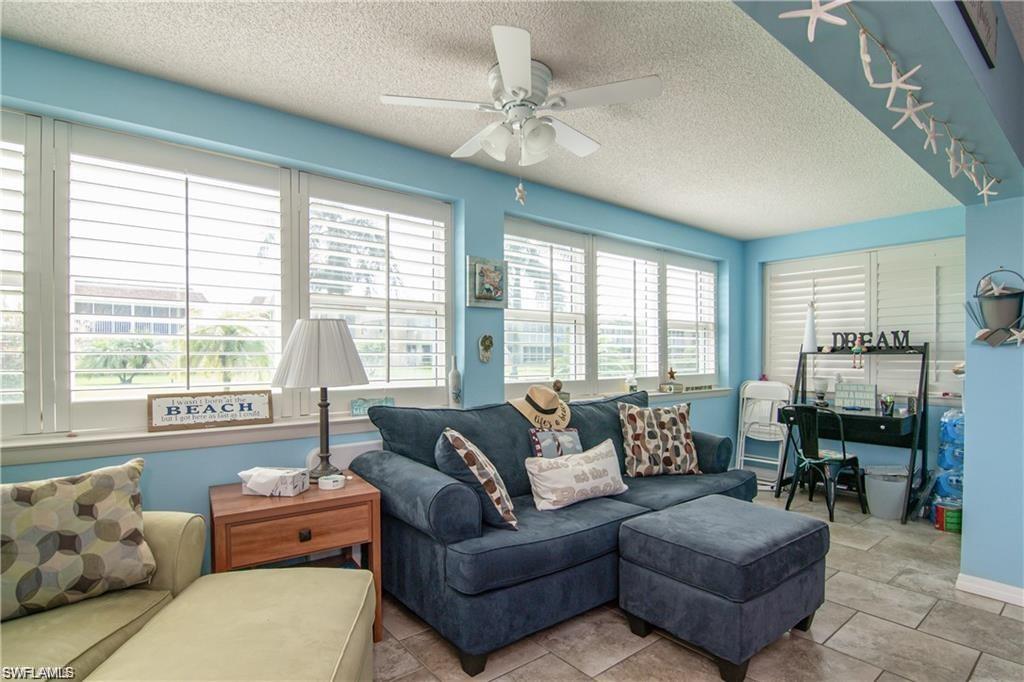 SORRENTO VILLAS - Residential Lease