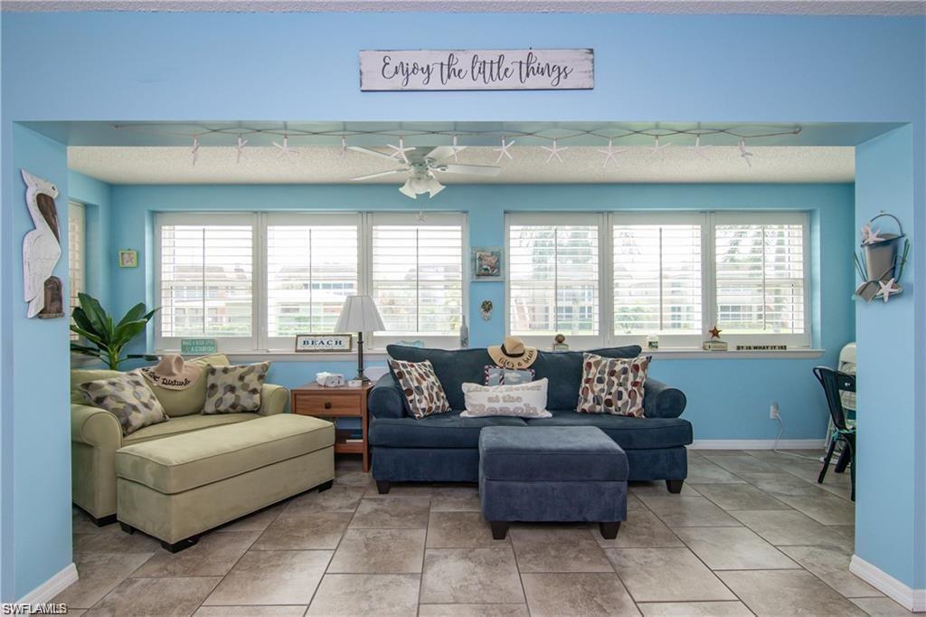 SORRENTO VILLAS - Residential Lease