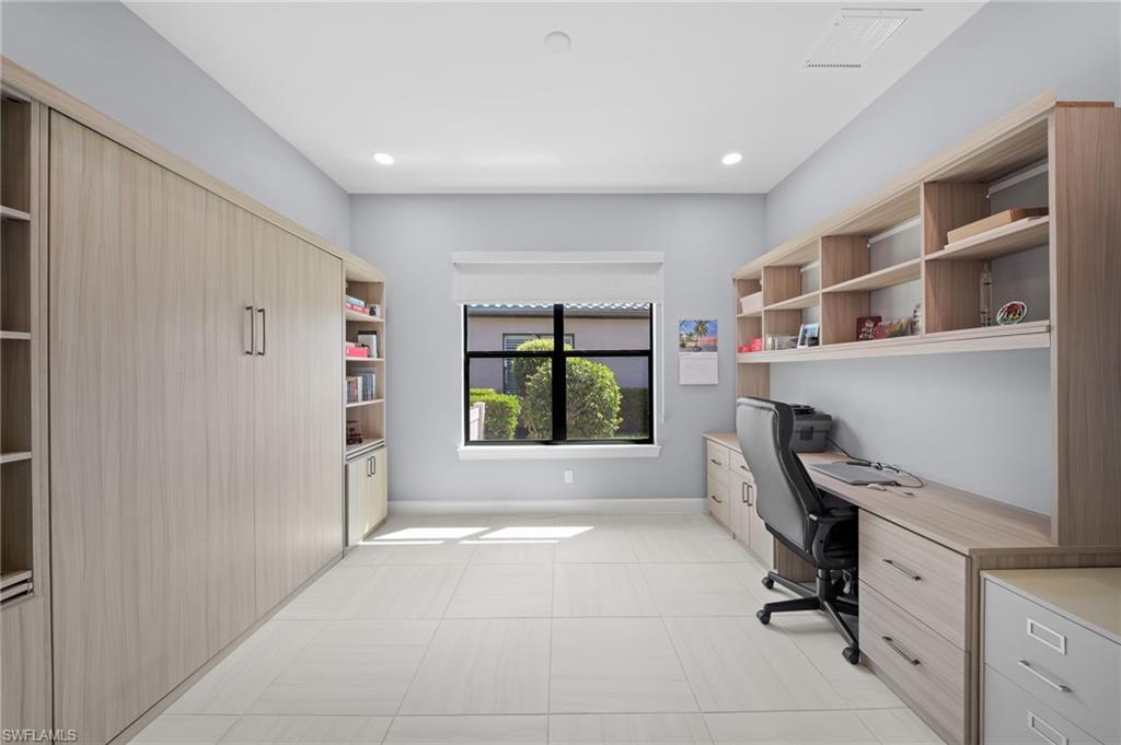 ESPLANADE - Residential