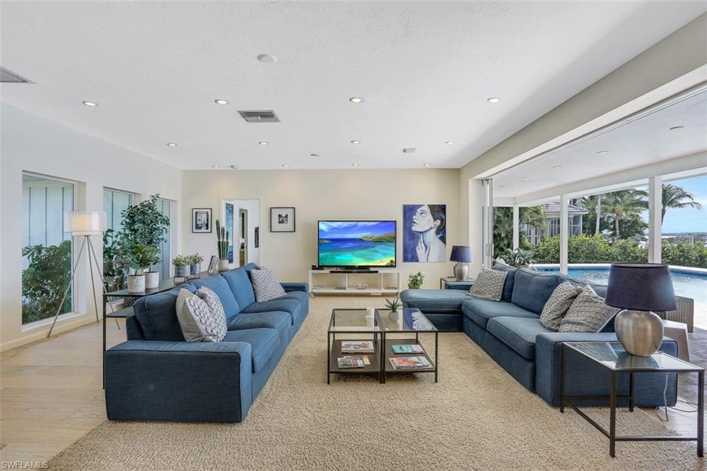 MARCO BEACH - Residential