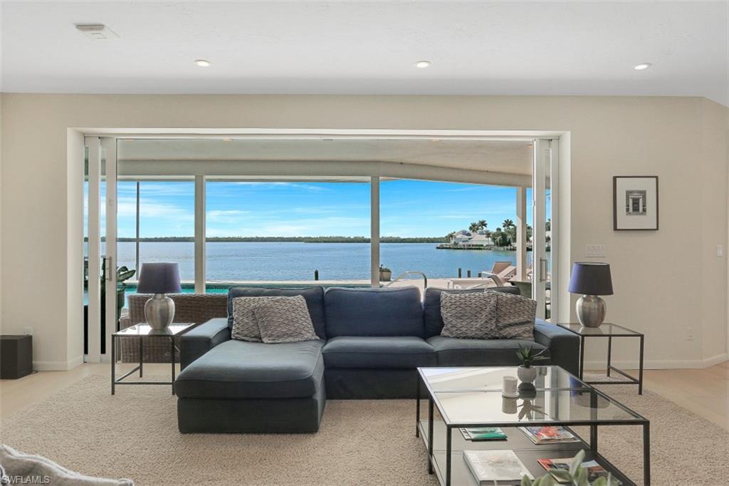 MARCO BEACH - Residential