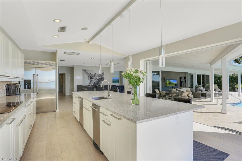 MARCO BEACH - Residential