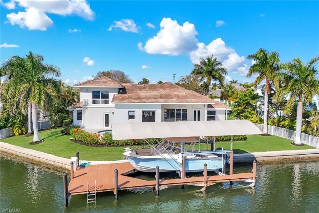 Photo of 316 Waterleaf CT, MARCO ISLAND, FL 34145 (MLS # 226010627)