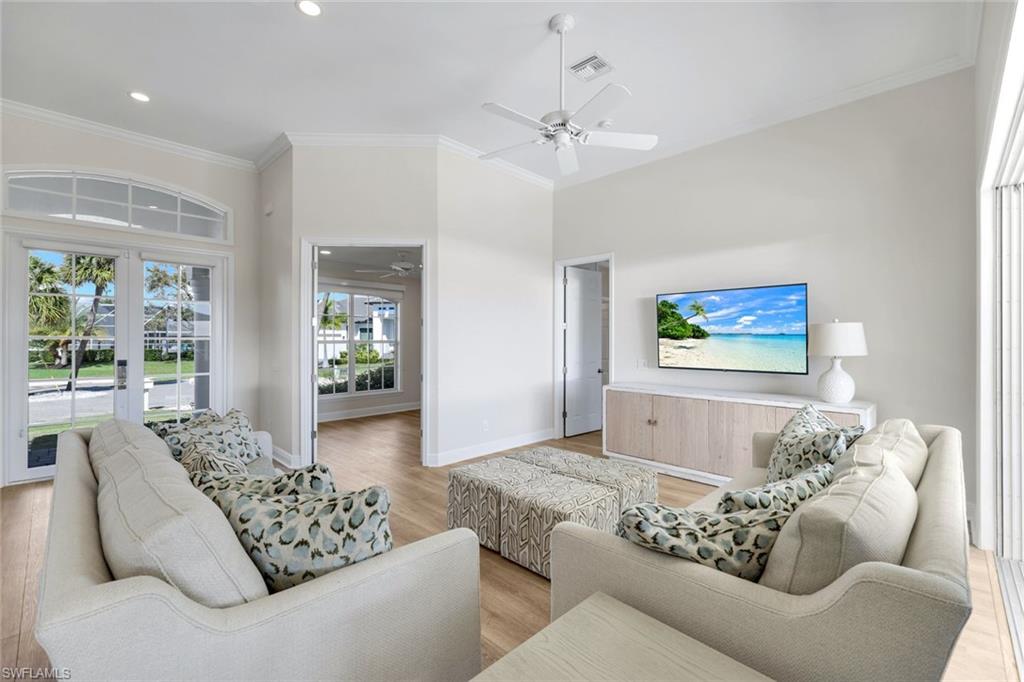 MARCO BEACH - Residential