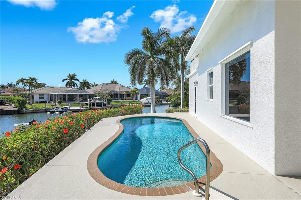 MARCO BEACH - Residential