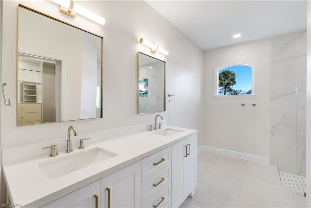 MARCO BEACH - Residential