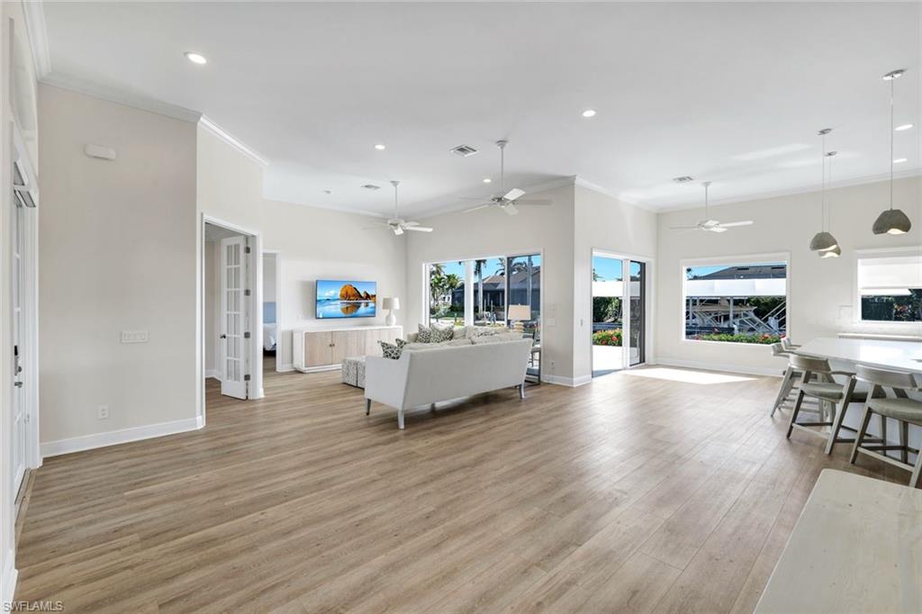 MARCO BEACH - Residential