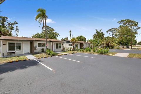 Photo of 2566-2578 Jackson ST W, FORT MYERS, FL 33901 (MLS # 226016394)