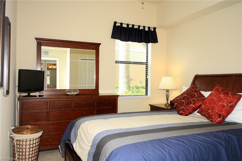 COACH HOMES AT HERITAGE BAY - Residential