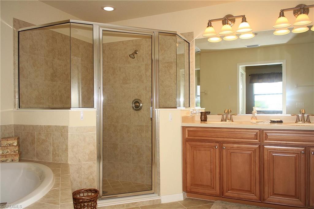 COACH HOMES AT HERITAGE BAY - Residential