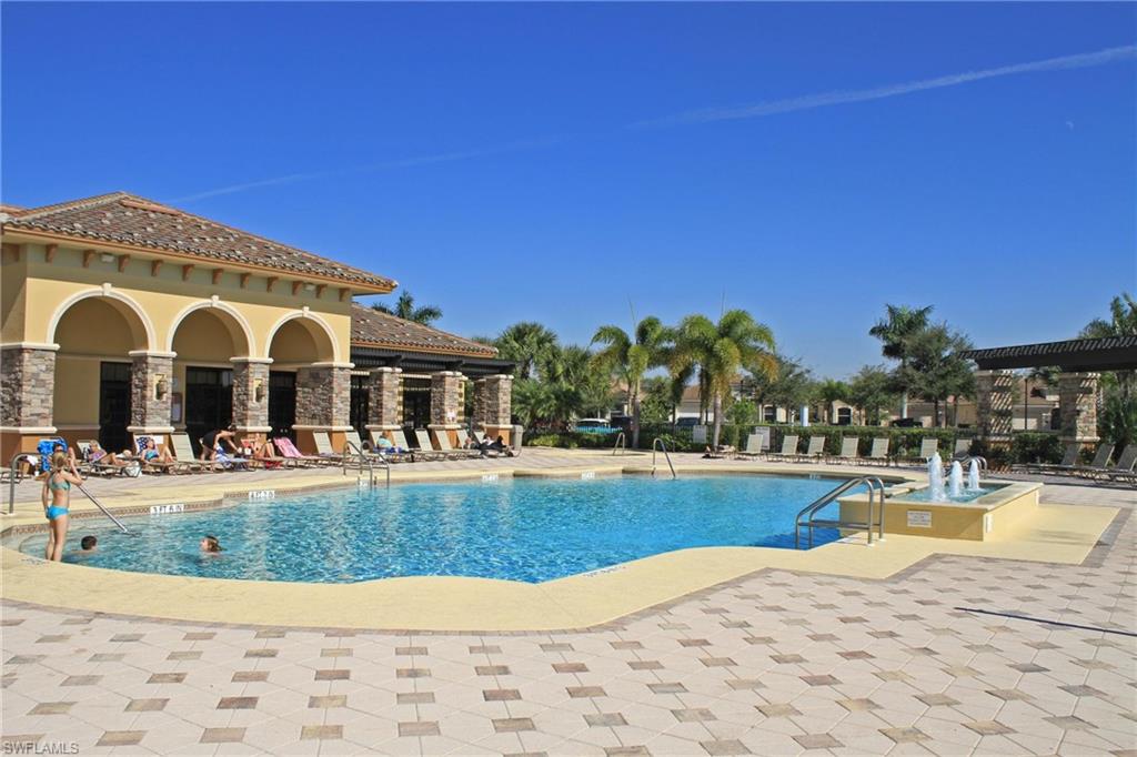 COACH HOMES AT HERITAGE BAY - Residential