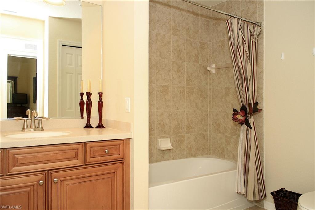 COACH HOMES AT HERITAGE BAY - Residential