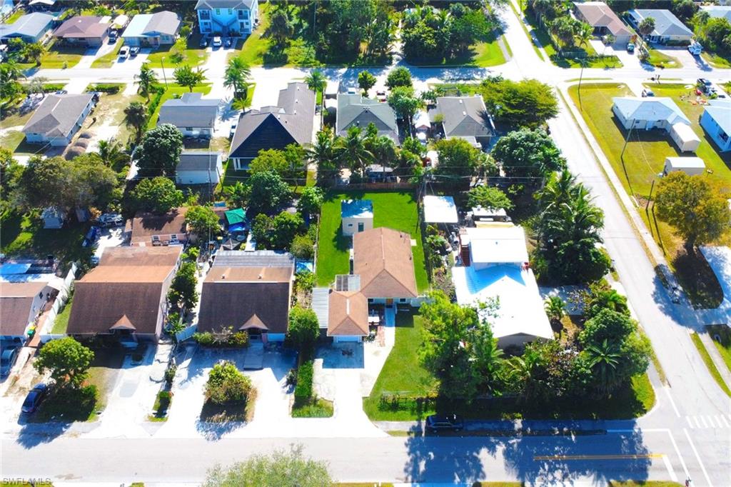 NAPLES MANOR - Residential