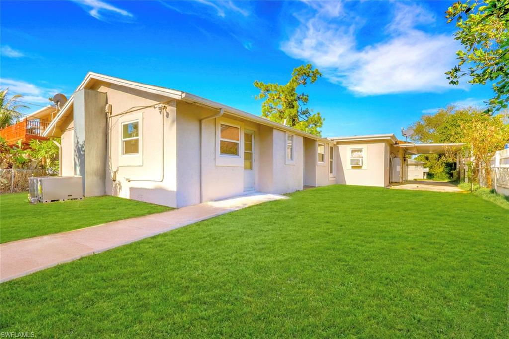 NAPLES MANOR - Residential