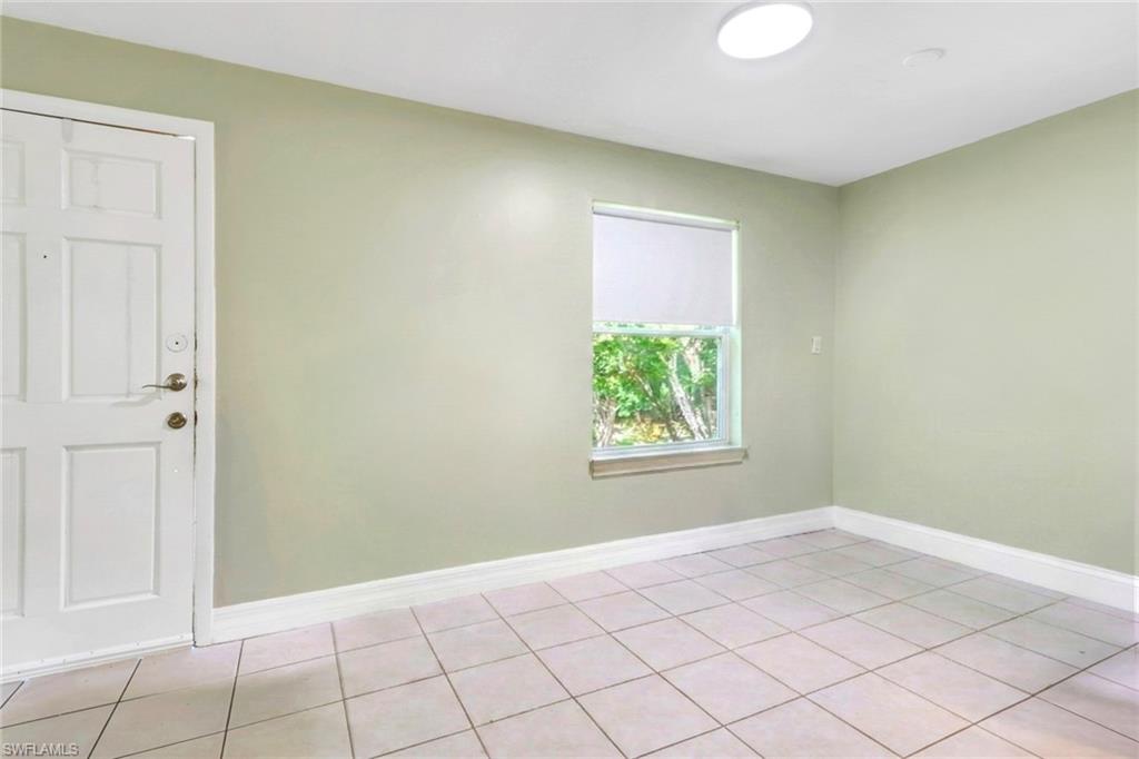 NAPLES MANOR - Residential