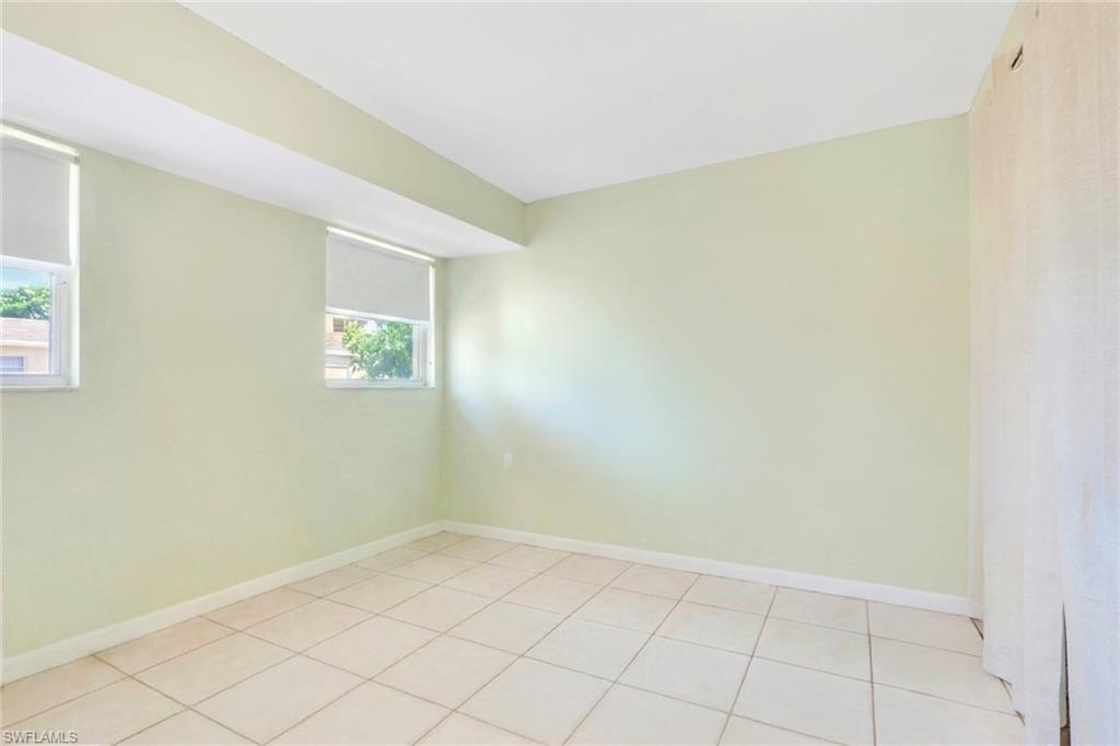 NAPLES MANOR - Residential