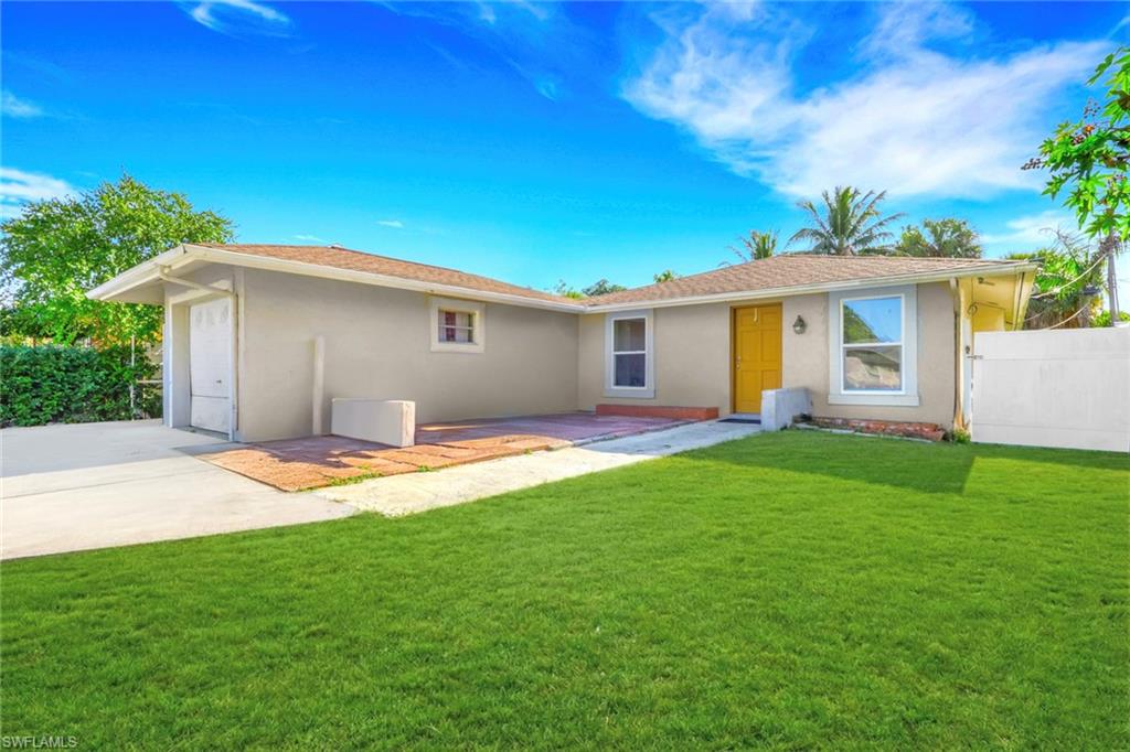 NAPLES MANOR - Residential