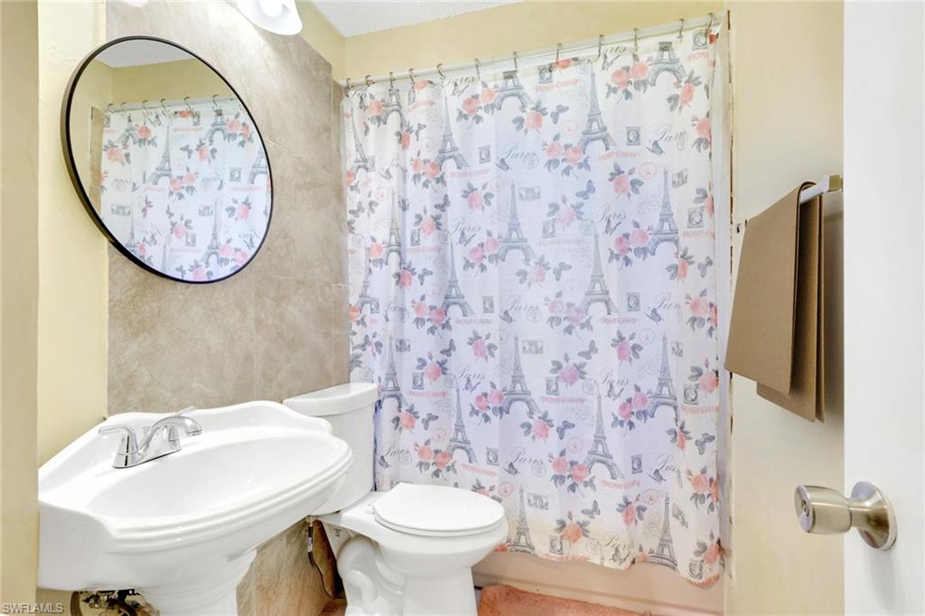 NAPLES MANOR - Residential