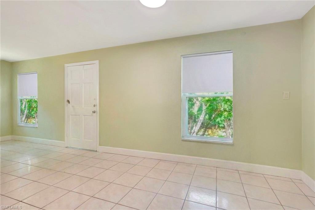 NAPLES MANOR - Residential