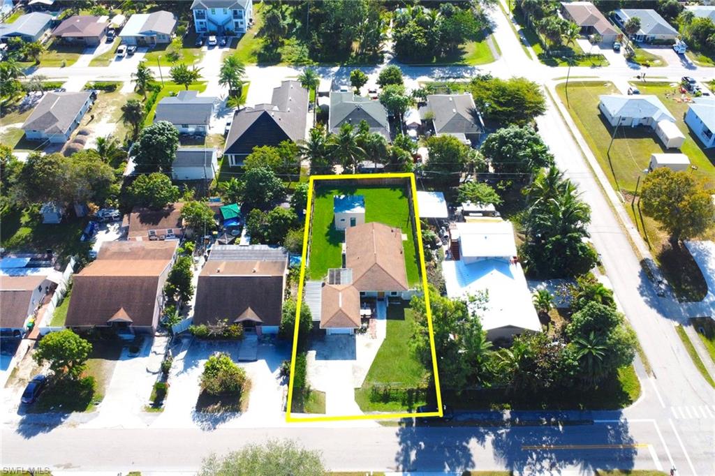 NAPLES MANOR - Residential