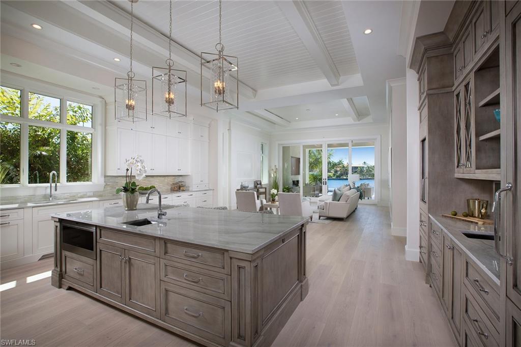 PARK SHORE - Residential