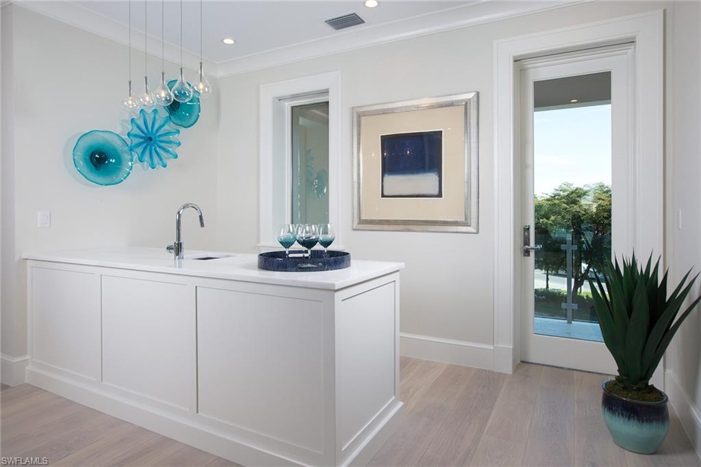 PARK SHORE - Residential