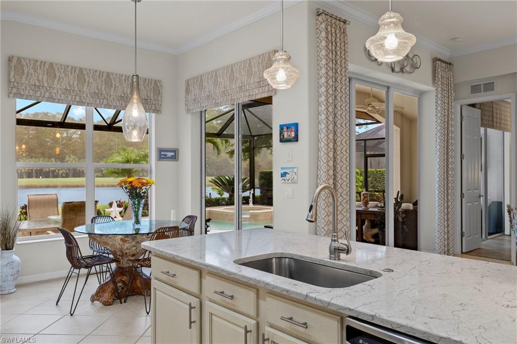 TWIN EAGLES - Residential