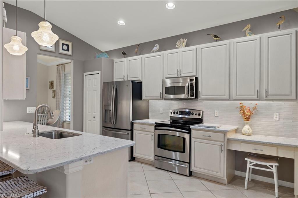 TWIN EAGLES - Residential