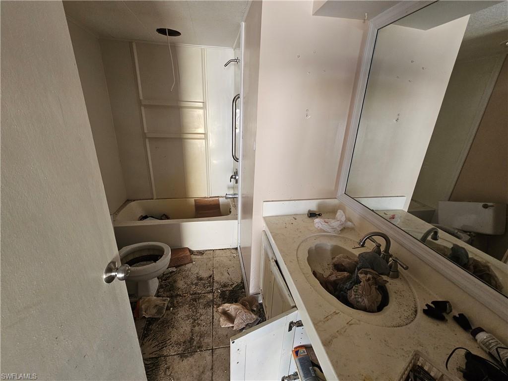 SHELTERING PINES - Residential