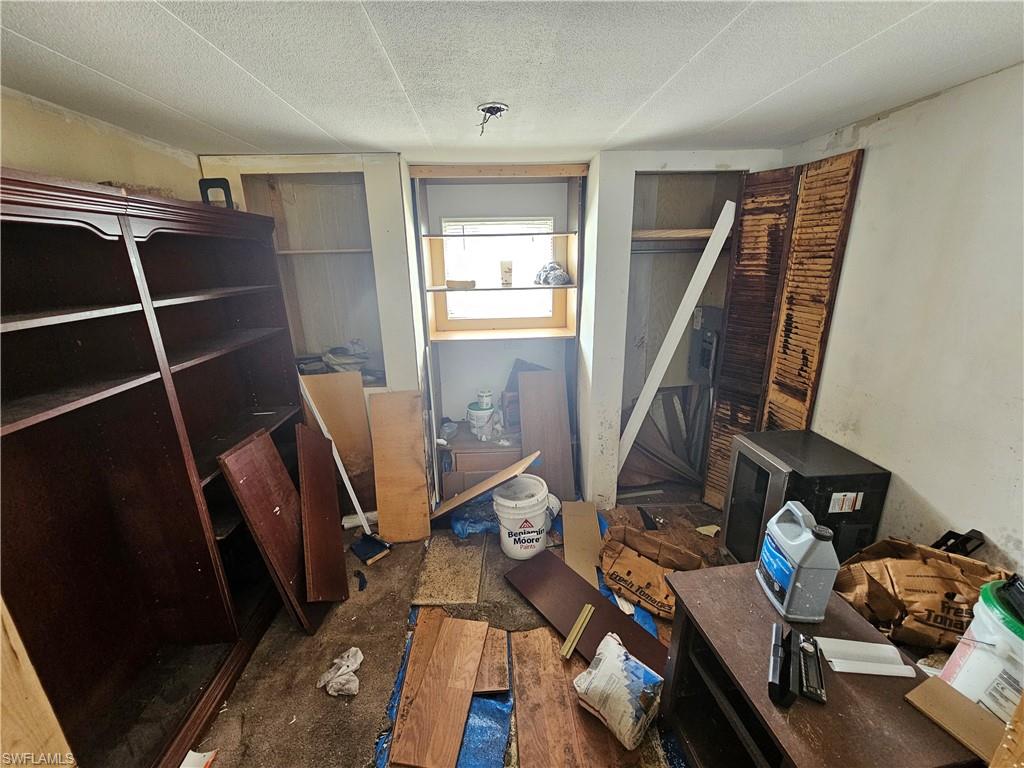 SHELTERING PINES - Residential