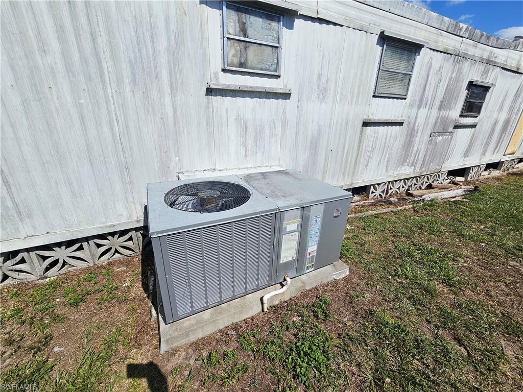 SHELTERING PINES - Residential