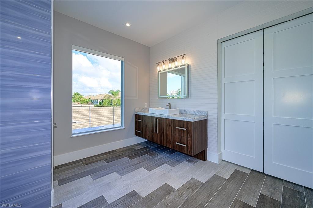 PARK SHORE - Residential