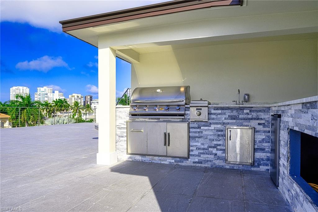 PARK SHORE - Residential