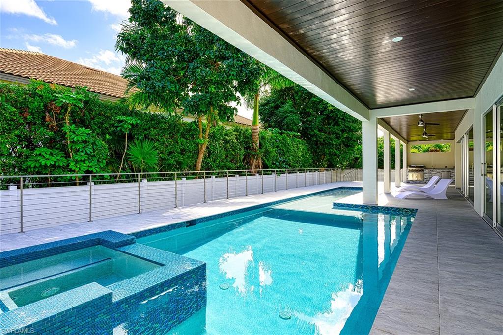 PARK SHORE - Residential