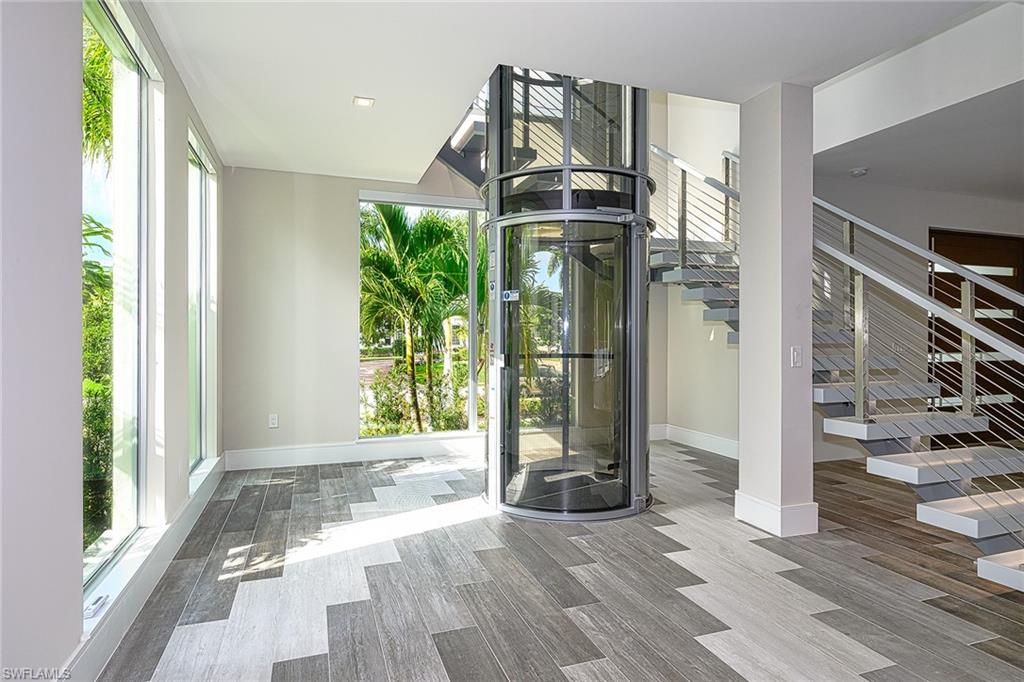 PARK SHORE - Residential