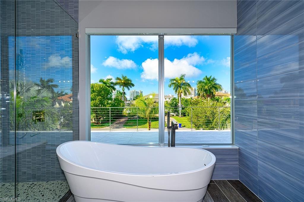 PARK SHORE - Residential