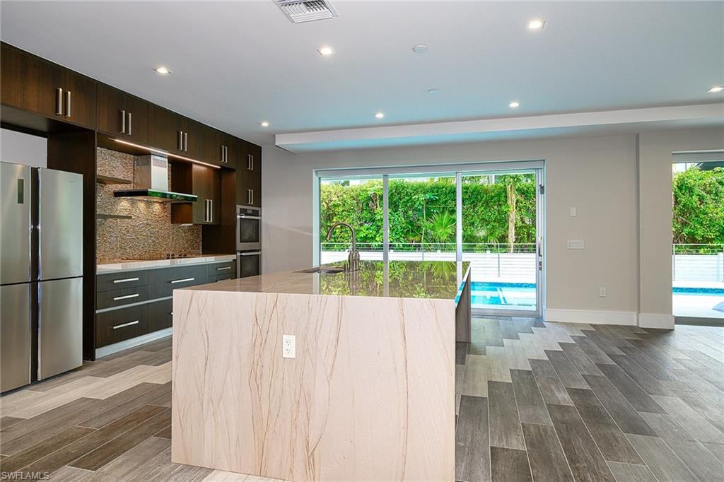 PARK SHORE - Residential