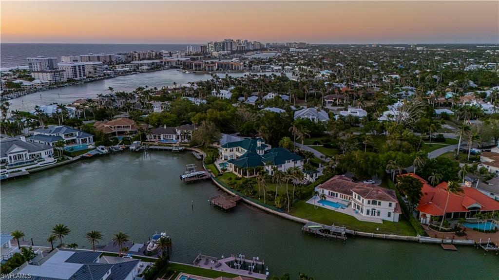 MOORINGS - Residential