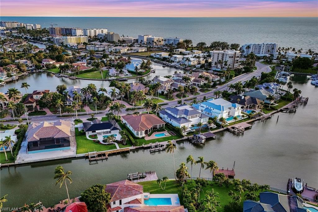 MOORINGS - Residential