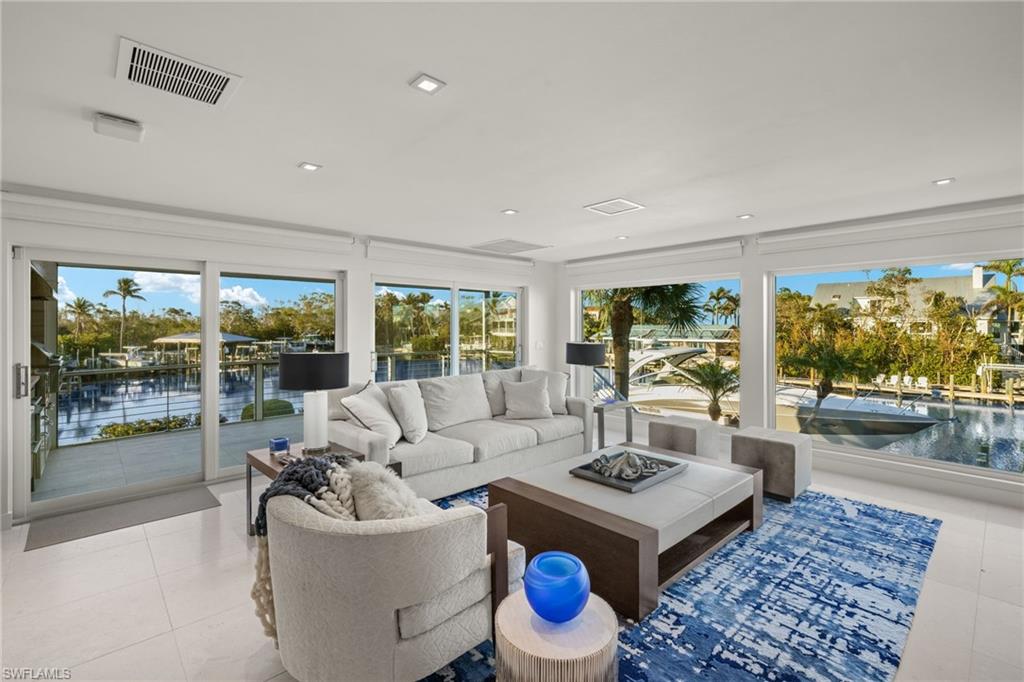 1290 Bay DR