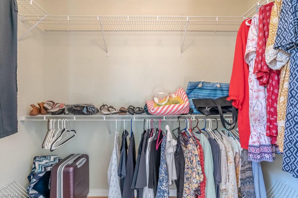 COUNTRY OAKS - Residential