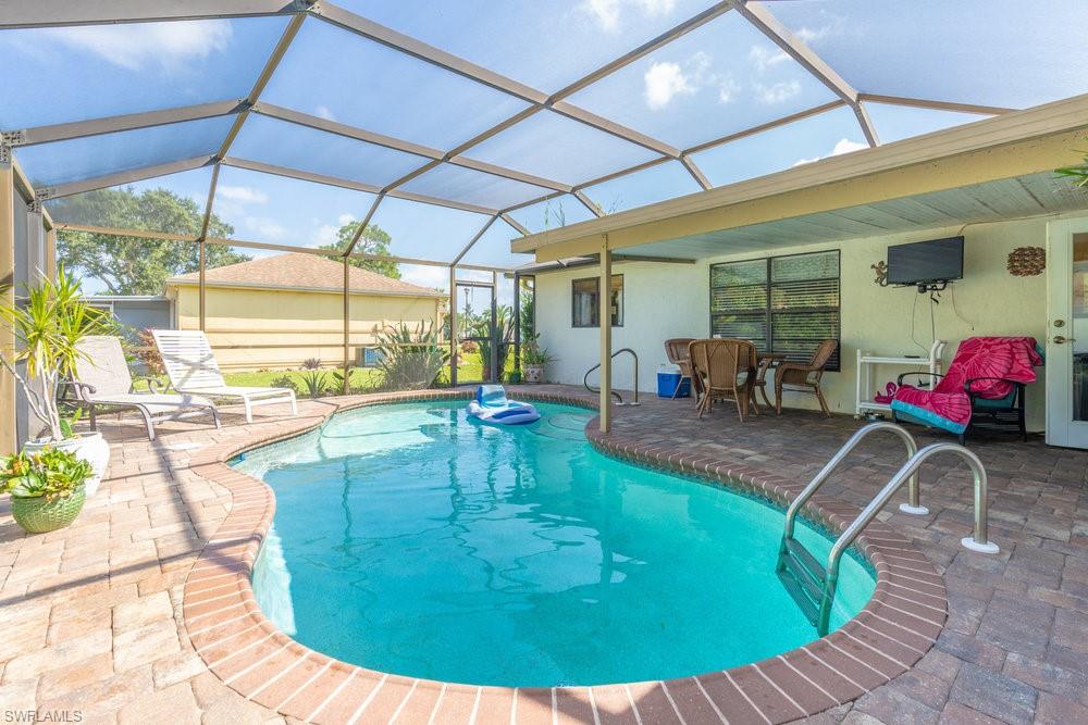 COUNTRY OAKS - Residential