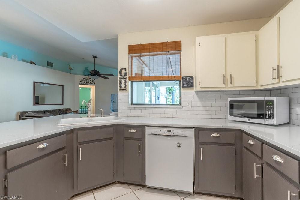 COUNTRY OAKS - Residential