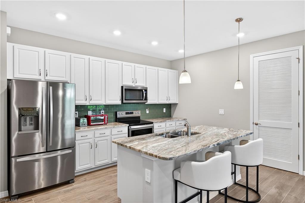 RIVERSIDE AVENUE VILLAS - Residential