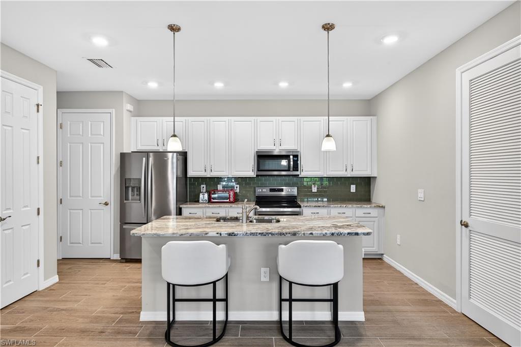 RIVERSIDE AVENUE VILLAS - Residential